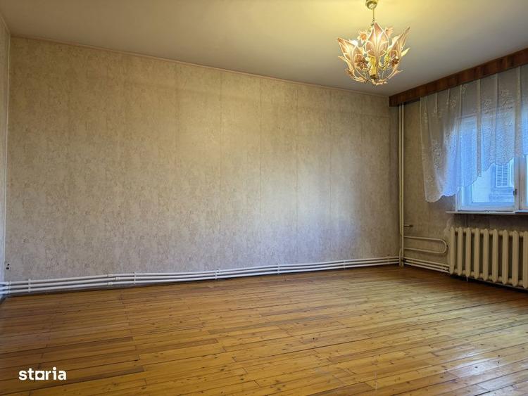 Apartament cu 3 camere în Rahova