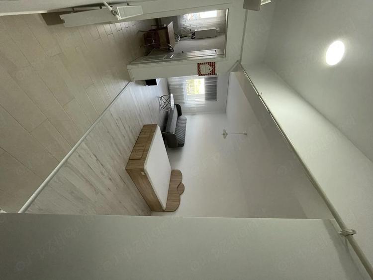 Garsonieră decomandată în Central