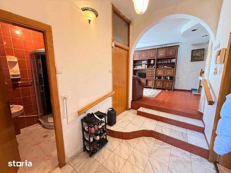 Casă cu 6 camere cu Teren 185 Mp în Chitila