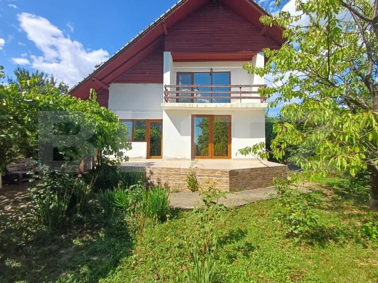 Casă individuală cu 6 camere cu Teren 2420 Mp în Exterior Vest