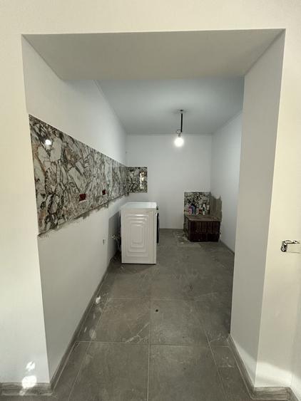 Casă cu 3 camere în Roata de Jos