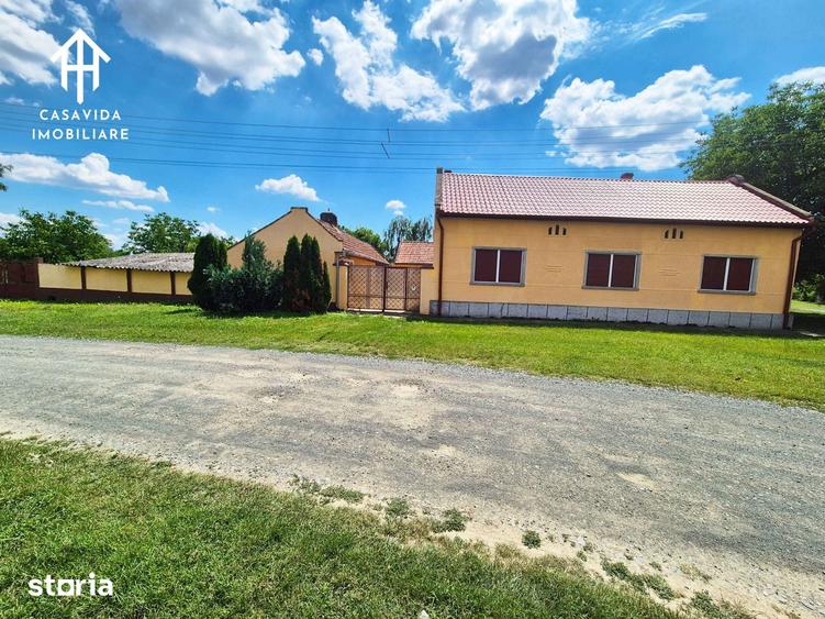 Casă cu 5 camere cu Teren 4400 Mp în Boldur
