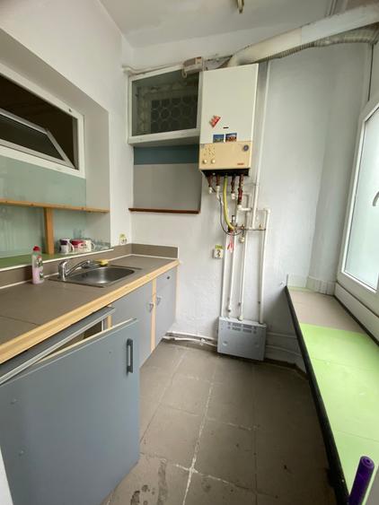 Apartament cu 4 camere nedecomandat în Pache Protopopescu