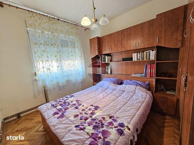 Casă cu 4 camere în Central