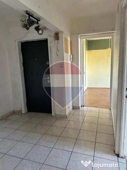Apartament cu 3 camere decomandat în Rogerius