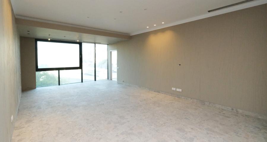 Apartament cu 4 camere în Dacia