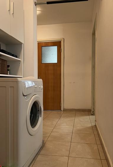 Apartament cu 3 camere decomandat în Drumul Taberei