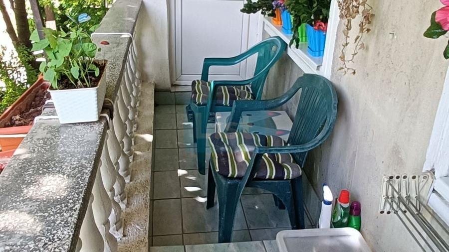 Apartament cu 4 camere decomandat, mobilat în Central