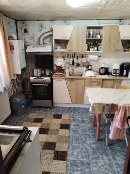 Casă cu 6 camere cu Teren 220 Mp în Central