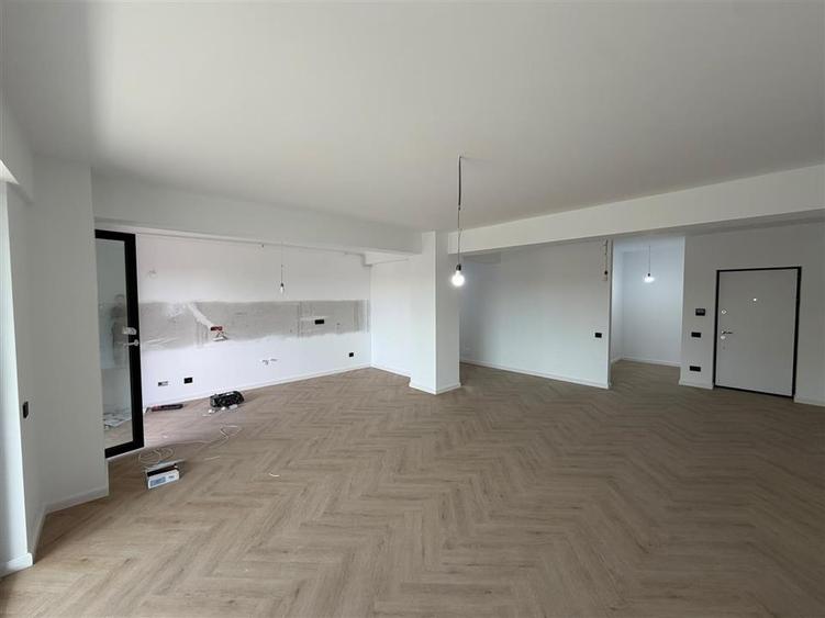 Apartament cu 3 camere decomandat în Ultracentral