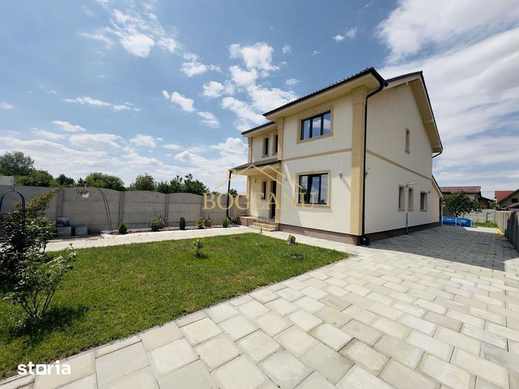 Casă cu 5 camere cu Teren 440 Mp în Plopi