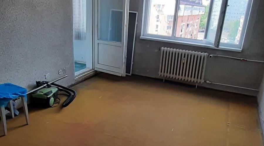 Apartament cu 3 camere decomandat în Titan