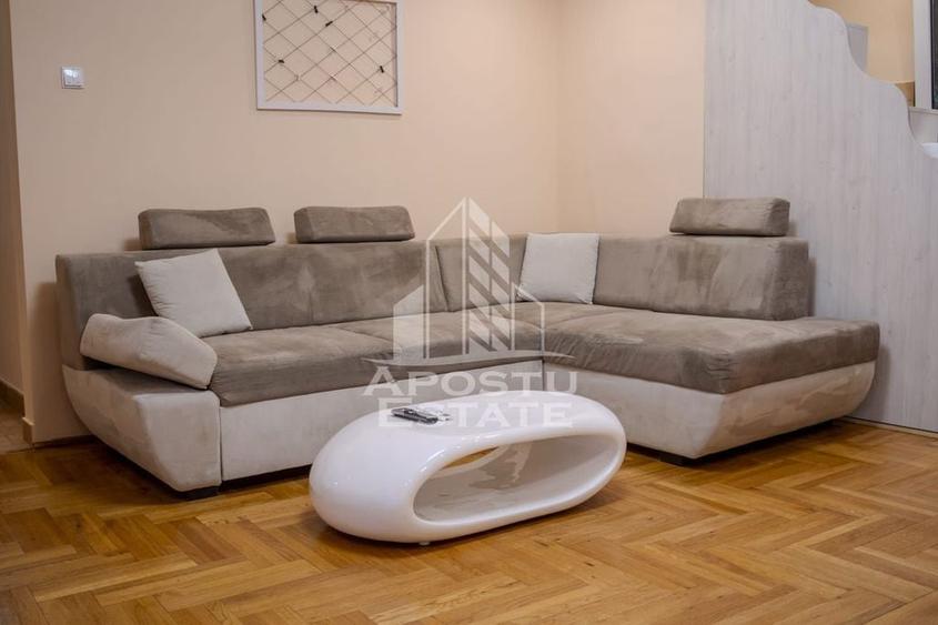 Apartament cu 3 camere semidecomandat, mobilat în Girocului