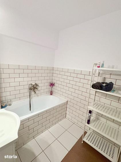 Apartament cu 4 camere decomandat în Titan