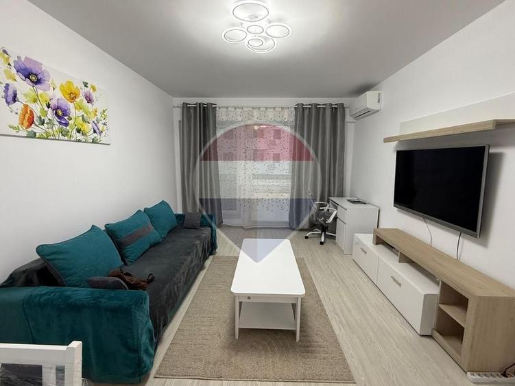 Apartament cu 2 camere decomandat, mobilat în Uverturii