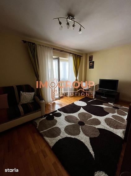Apartament cu 3 camere decomandat în Nicolina