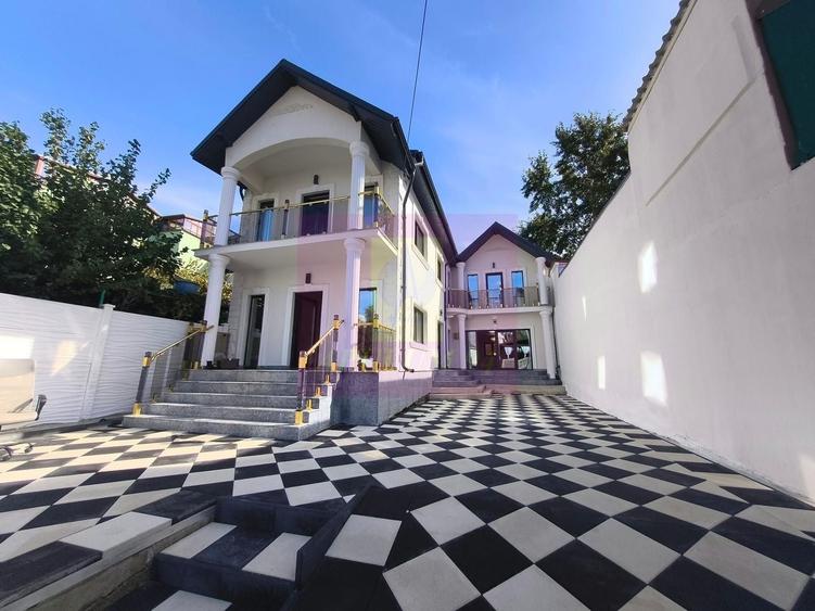 Casă individuală cu 7 camere cu Canalizare în Mihai Bravu