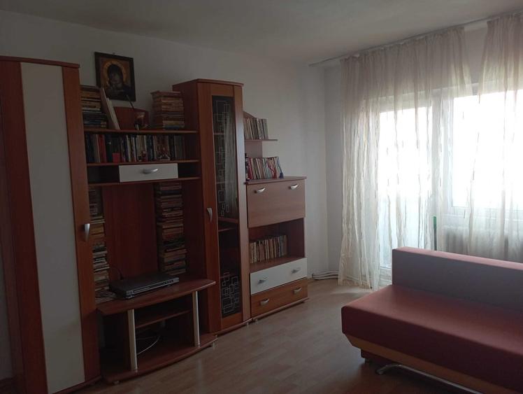 Apartament cu 3 camere decomandat în Dorobanți