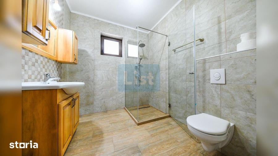 Casă cu 7 camere cu Teren 700 Mp în Florești