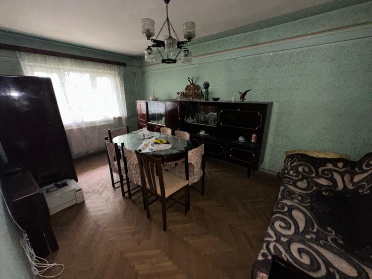 Apartament cu 3 camere decomandat în Calea Dumbrăvii
