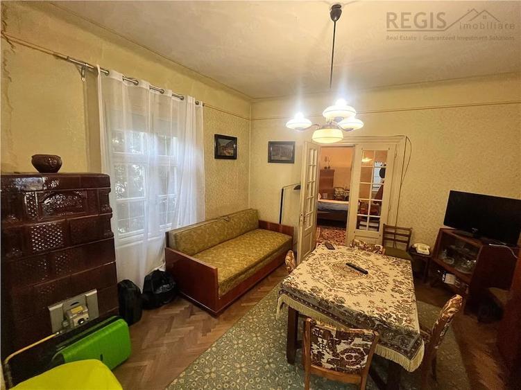 Casă cu 5 camere cu Teren 1590 Mp în Schei