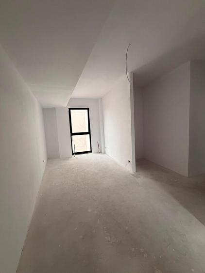 Apartament cu 3 camere în Decebal