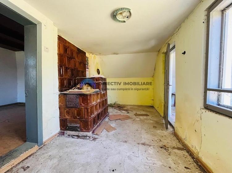 Casă cu 2 camere cu Teren 2089 Mp în Slobozia (Roznov)