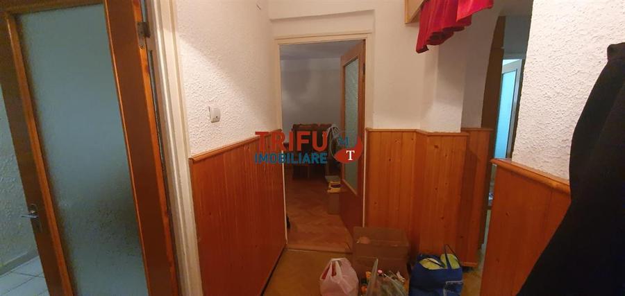 Apartament cu 3 camere decomandat în Cetate