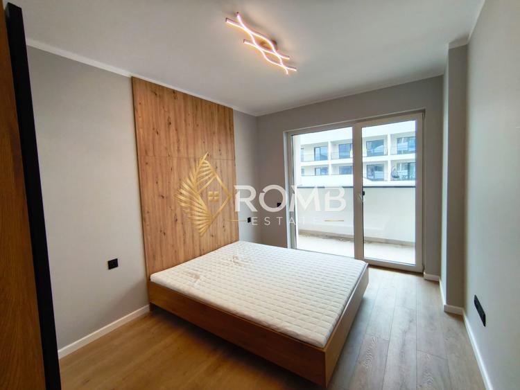 Apartament cu 3 camere semidecomandat în Florești
