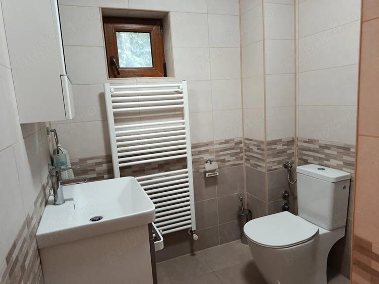 Casă cu 6 camere cu Teren 1934 Mp în Găneasa