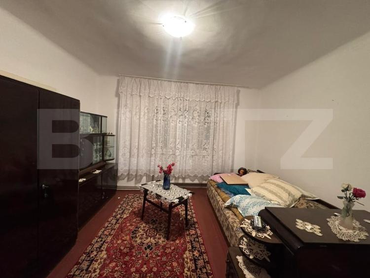 Casă individuală cu 5 camere cu Canalizare în 700