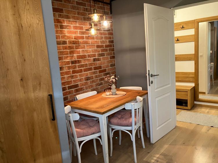 Apartament cu 3 camere decomandat în Micro 16
