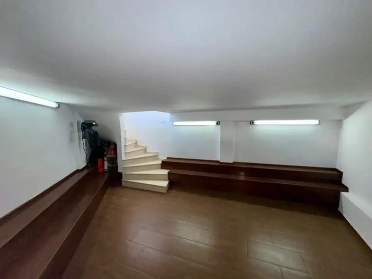 Spațiu comercial, de 65.470001220703 mp, în Parcul Carol