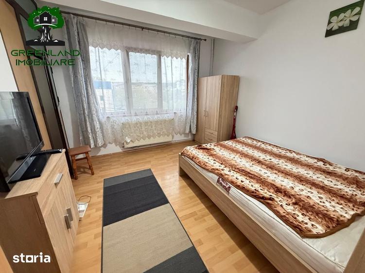Apartament cu 2 camere decomandat în Podul de Piatră