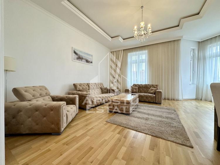 Apartament cu 3 camere decomandat, mobilat în Neptun