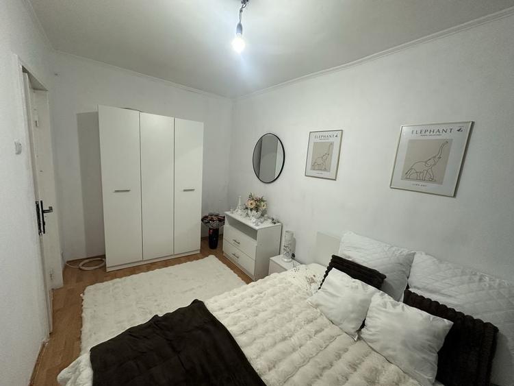 Apartament cu 2 camere decomandat în Exterior Vest