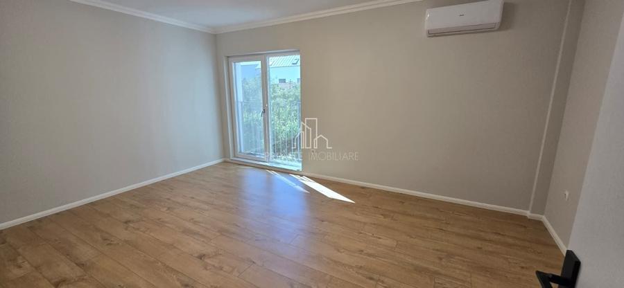 Apartament cu 3 camere decomandat în 7 Noiembrie