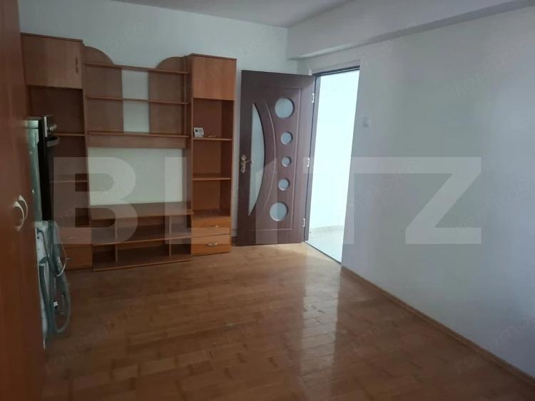 Apartament cu 2 camere semidecomandat în Mereni (Titu)
