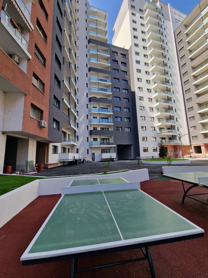 Penthouse cu 4 camere decomandat în Mihai Bravu
