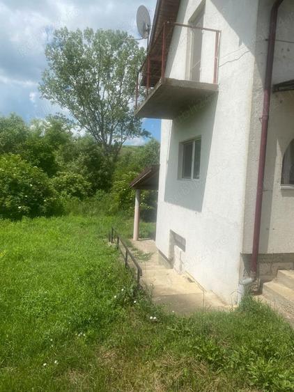 Teren de 1400 mp, în Geaca
