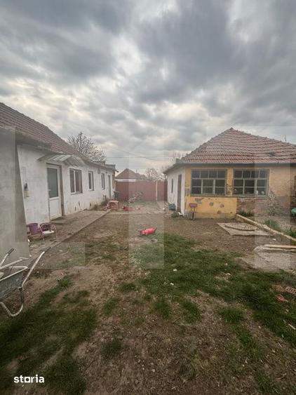 Casă cu 4 camere cu Teren 3400 Mp în Iratoșu