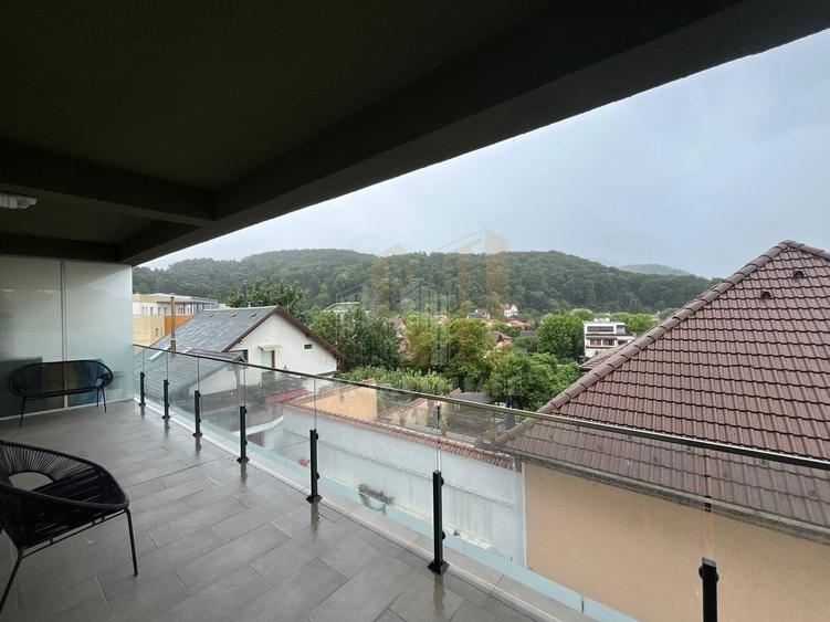 Apartament cu 3 camere decomandat în Brașovul Vechi