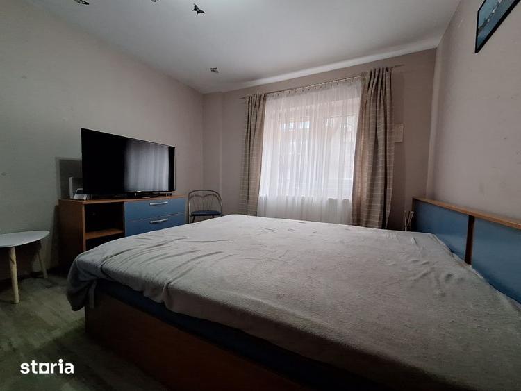 Apartament cu 3 camere decomandat, mobilat în Aradului