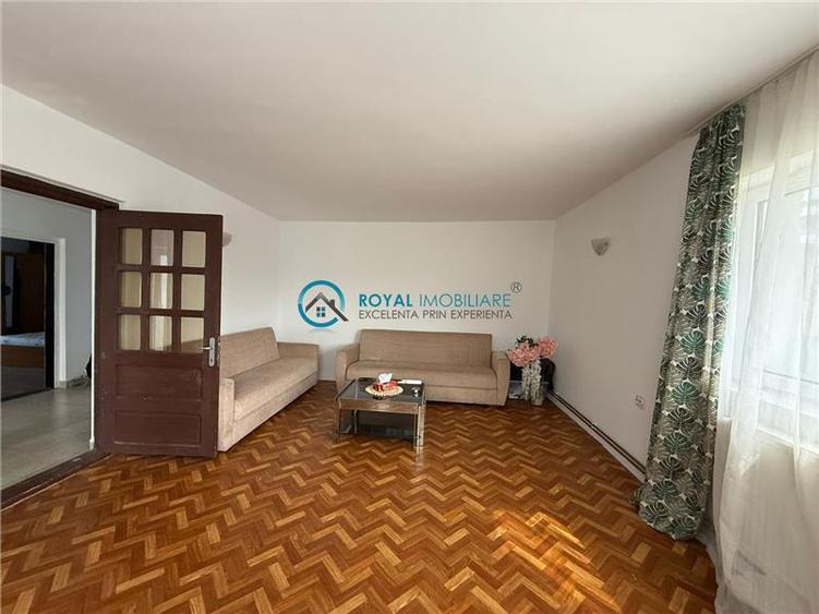 Casă individuală cu 5 camere cu Canalizare în Păulești