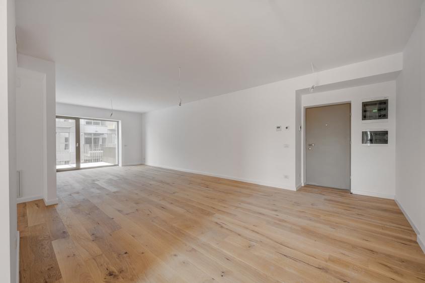 Apartament cu 3 camere semidecomandat în Sisești