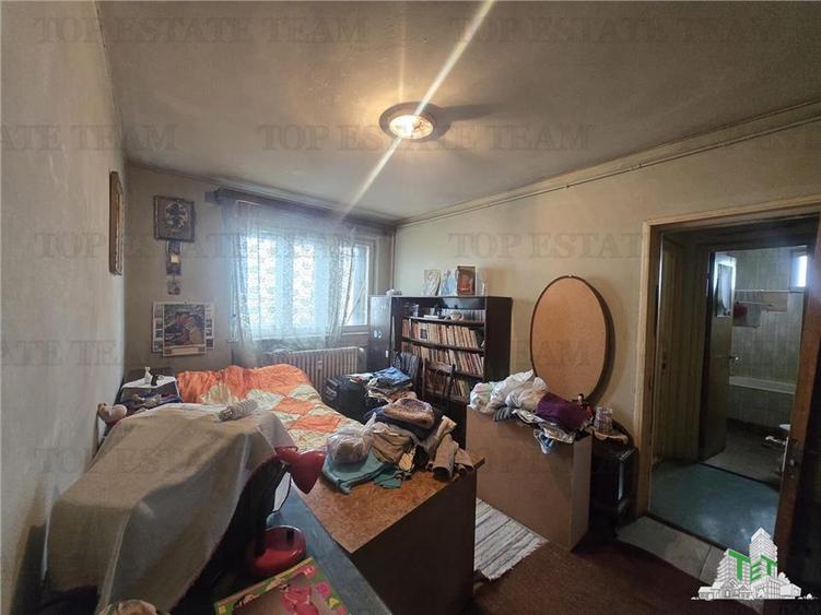 Apartament cu 3 camere decomandat în Drumul Taberei