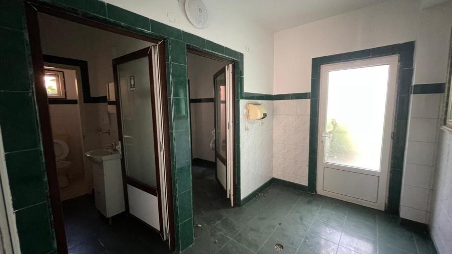 Spațiu comercial, de 2,100 mp, în Borș
