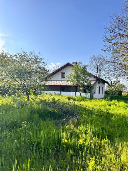 Casă individuală cu 5 camere cu Teren 3706 Mp în Butimanu