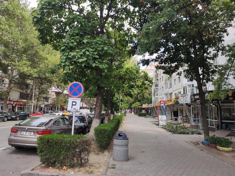 Apartament cu 4 camere decomandat în Central