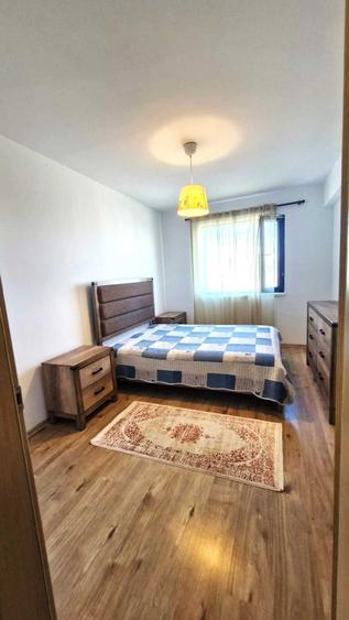 Apartament cu 3 camere semidecomandat în Vest